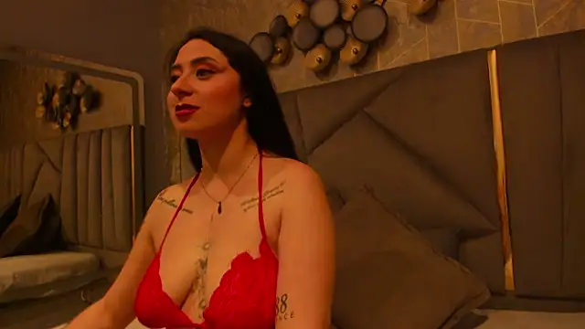 JuliethCruz  online show from March 28, 7:13 pm