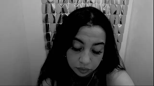 Snapshot of anamartinez__ chatting on November 4, 9:47 pm anamartinez online show from November 4, 9:47 pm