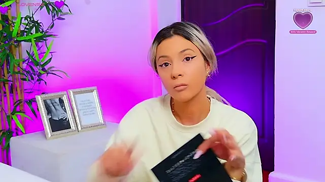 AriannaSins online show from September 25, 12:09 pm