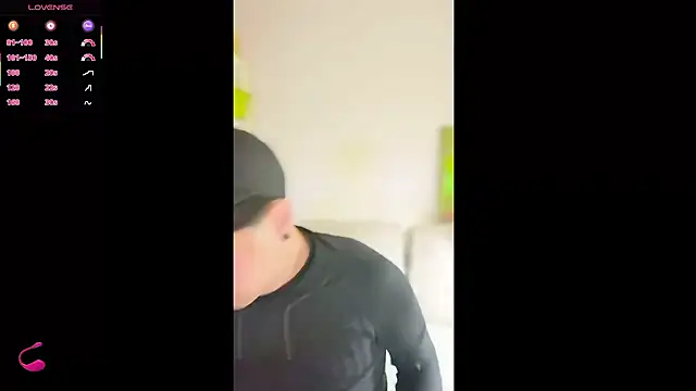 Snapshot of ajixxxxxxxx chatting on April 6, 6:20 pm ajixxxxxxxx online show from April 6, 6:20 pm