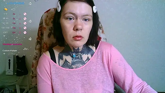 Snapshot of The_ICE_OWL chatting on October 18, 6:16 am The ICE OWL online show from October 18, 6:16 am