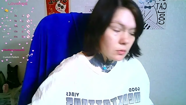 Snapshot of The_ICE_OWL chatting on October 28, 7:34 am The ICE OWL online show from October 28, 7:34 am