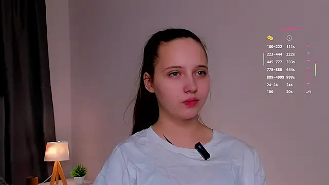 NadiaGnegy online show from November 1, 1:02 pm