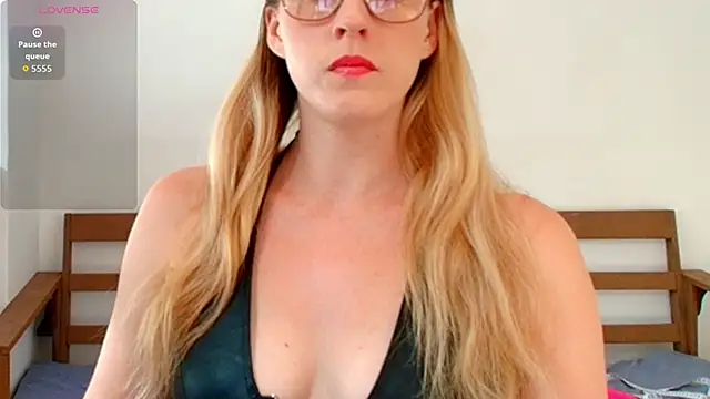 DemigoddessLexie online show from February 4, 1:11 am