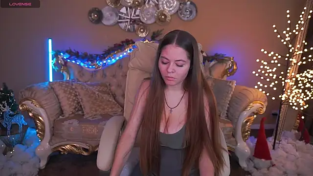 Snapshot of QueenEvieX chatting on December 16, 7:13 am QueenEvieX online show from December 16, 7:13 am