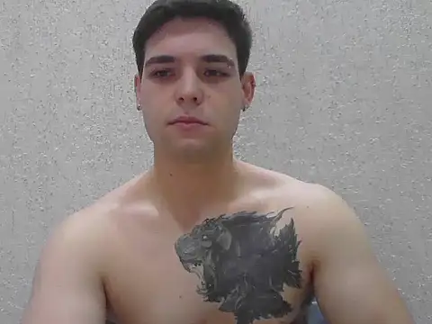 Snapshot of Zure-xxx chatting on February 11, 11:54 pm Zure-xxx online show from February 11, 11:54 pm