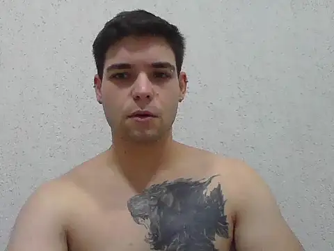 Snapshot of Zure-xxx chatting on February 14, 8:11 am Zure-xxx online show from February 14, 8:11 am