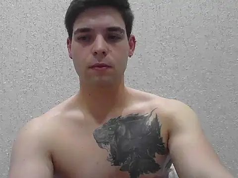 Snapshot of Zure-xxx chatting on February 28, 9:21 am Zure-xxx online show from February 28, 9:21 am