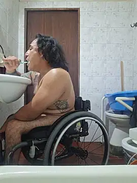 Snapshot of Rueditasss chatting on April 2, 12:36 pm Rueditasss online show from April 2, 12:36 pm