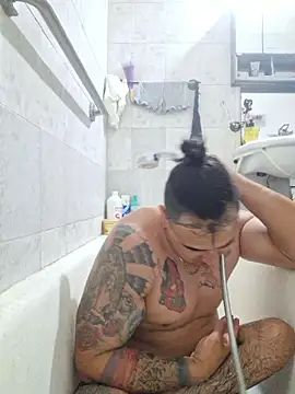 Snapshot of Rueditasss chatting on April 8, 1:27 am Rueditasss online show from April 8, 1:27 am