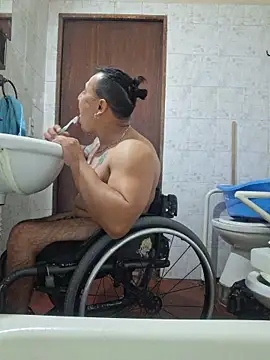 Snapshot of Rueditasss chatting on April 10, 2:11 pm Rueditasss online show from April 10, 2:11 pm