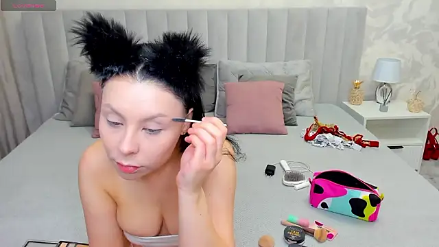 Snapshot of ChloeBrut chatting on March 20, 12:37 am ChloeBrut online show from March 20, 12:37 am