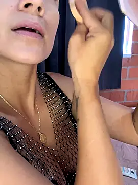 valentina herrrera online show from November 16, 3:28 pm