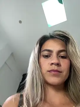 Snapshot of valentina_herrrera chatting on April 15, 7:58 pm valentina herrrera online show from April 15, 7:58 pm