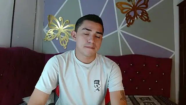 Snapshot of Ruiz2416 chatting on October 16, 11:22 am Ruiz2416 online show from October 16, 11:22 am