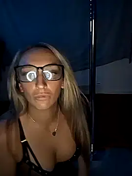 Snapshot of xx_spiceycouple_xx chatting on March 17, 8:56 pm xx spiceycouple xx online show from March 17, 8:56 pm