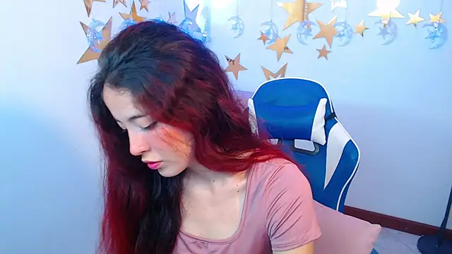 Snapshot of angela_pg1 chatting on October 27, 1:15 pm angela pg1 online show from October 27, 1:15 pm