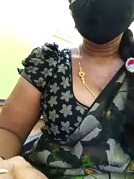 Snapshot of hot-telugu-queen chatting on October 20, 8:15 am hot-telugu-queen online show from October 20, 8:15 am