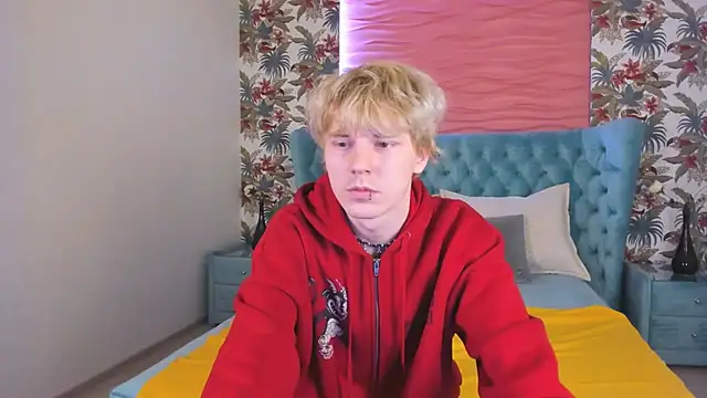 Snapshot of KevinMilky chatting on October 28, 2:42 pm KevinMilky online show from October 28, 2:42 pm