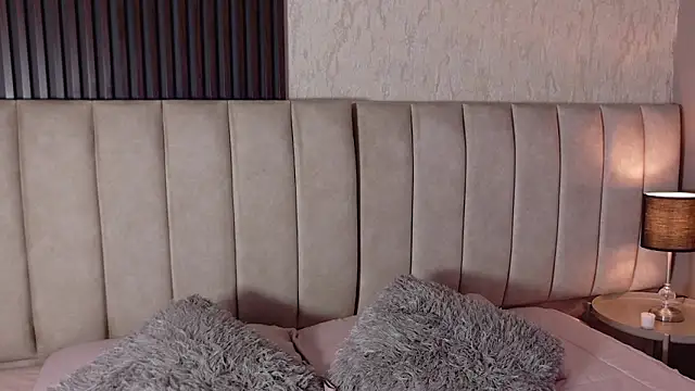 Aaron Eze online show from January 7, 8:11 pm