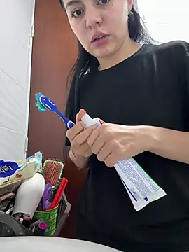 Snapshot of Midori_rosse chatting on May 10, 8:25 pm Midori rosse online show from May 10, 8:25 pm