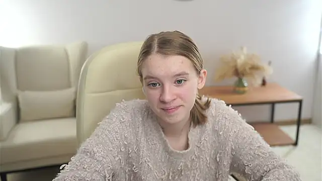 VestaRonan online show from October 16, 1:56 pm