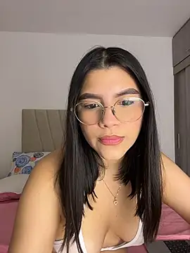 Julietalcl online show from April 4, 9:07 am