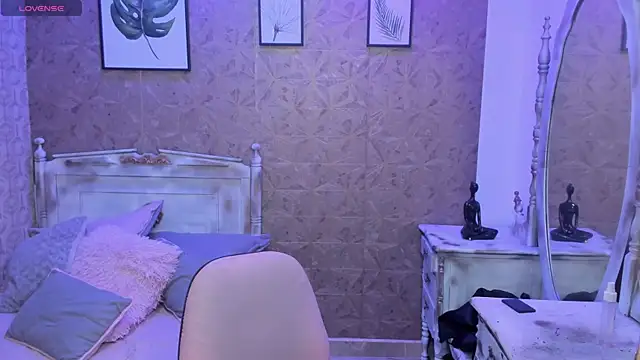 Snapshot of Sara_clk chatting on April 7, 7:47 pm Sara clk online show from April 7, 7:47 pm