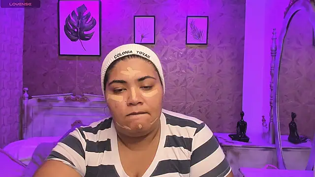 Snapshot of Sara_clk chatting on April 16, 7:58 pm Sara clk online show from April 16, 7:58 pm