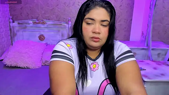 Snapshot of Sara_clk chatting on April 29, 7:42 pm Sara clk online show from April 29, 7:42 pm
