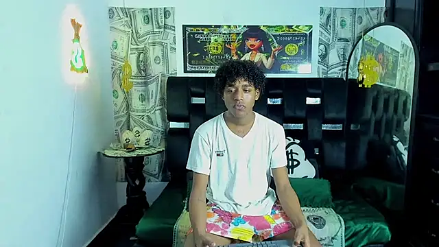 Snapshot of Latin_Femboy13 chatting on October 16, 7:26 pm Latin Femboy13 online show from October 16, 7:26 pm