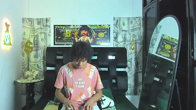 Snapshot of Latin_Femboy13 chatting on October 17, 7:27 pm Latin Femboy13 online show from October 17, 7:27 pm