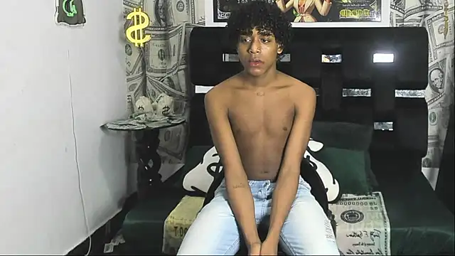 Snapshot of Latin_Femboy13 chatting on October 19, 8:31 pm Latin Femboy13 online show from October 19, 8:31 pm