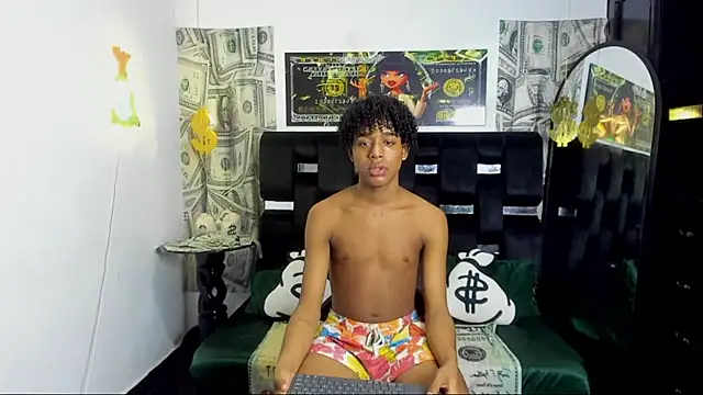 Snapshot of Latin_Femboy13 chatting on October 21, 7:36 pm Latin Femboy13 online show from October 21, 7:36 pm