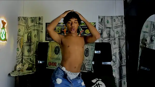 Snapshot of Latin_Femboy13 chatting on October 25, 7:30 pm Latin Femboy13 online show from October 25, 7:30 pm