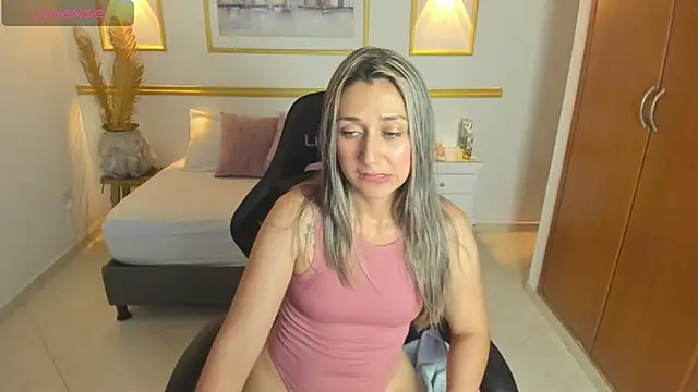 karlyy  online show from November 8, 7:12 pm