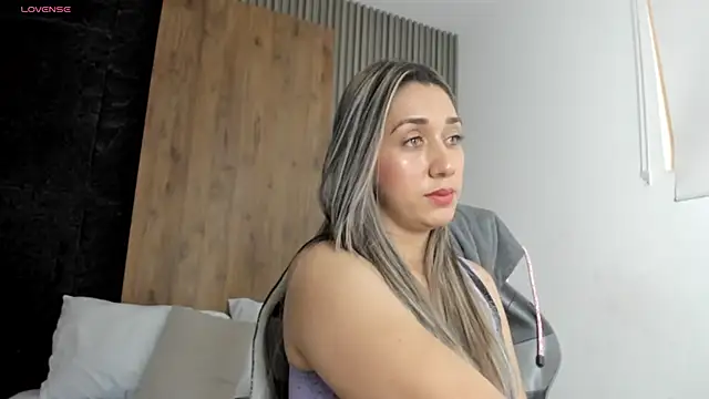 karlyy  online show from December 15, 12:09 pm