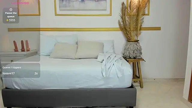 karlyy  online show from February 6, 7:17 pm