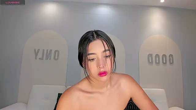 ScarlettBlaze  online show from March 27, 12:05 pm