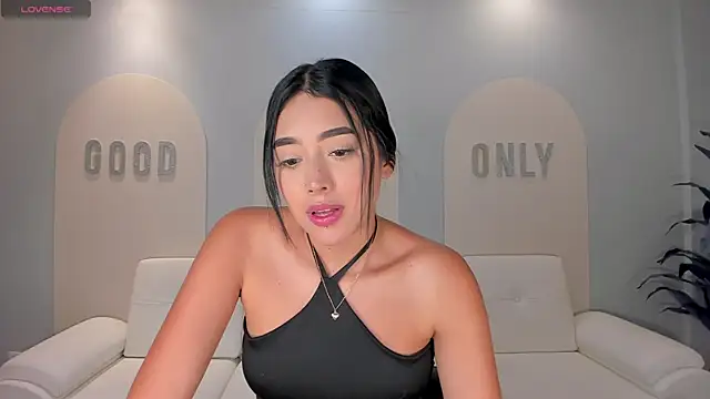 ScarlettBlaze  online show from May 4, 12:01 pm