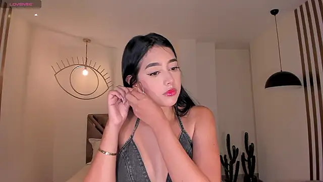 ScarlettBlaze  online show from May 14, 12:01 pm