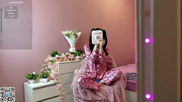 Snapshot of catchthiscouplle chatting on October 31, 10:55 pm catchthiscouplle online show from October 31, 10:55 pm