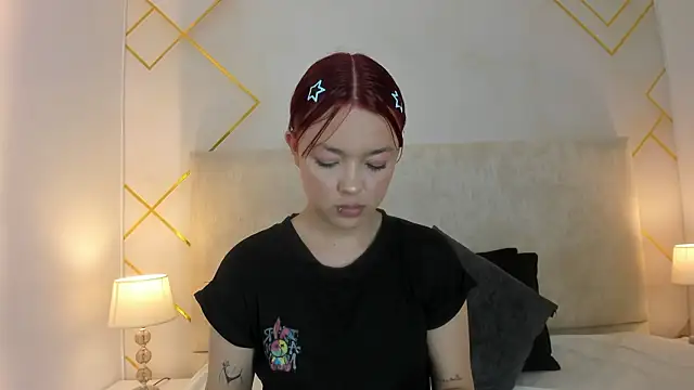 Snapshot of Martinaa_Garcia chatting on February 15, 6:59 pm Martinaa Garcia online show from February 15, 6:59 pm