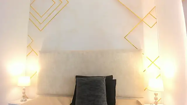 Snapshot of Martinaa_Garcia chatting on February 16, 7:21 pm Martinaa Garcia online show from February 16, 7:21 pm