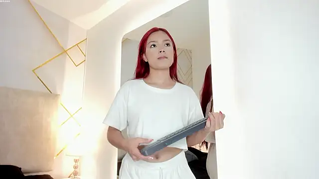 Snapshot of Martinaa_Garcia chatting on March 6, 7:21 pm Martinaa Garcia online show from March 6, 7:21 pm