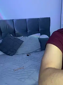 Snapshot of violetjack chatting on March 27, 5:46 am violetjack online show from March 27, 5:46 am