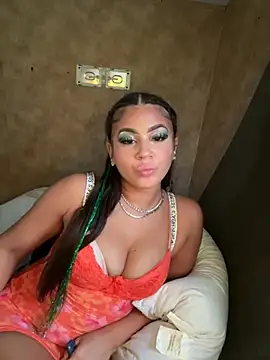 Keezylongway online show from October 27, 6:45 pm