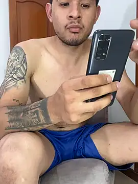 Snapshot of Rivera13xxx chatting on April 8, 5:18 am Rivera13xxx online show from April 8, 5:18 am