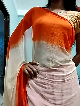 Snapshot of Ratri-Biswas chatting on April 5, 5:59 am Ratri-Biswas online show from April 5, 5:59 am