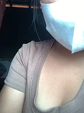 Snapshot of Embe-xinh18 chatting on October 23, 6:34 am Embe-xinh18 online show from October 23, 6:34 am